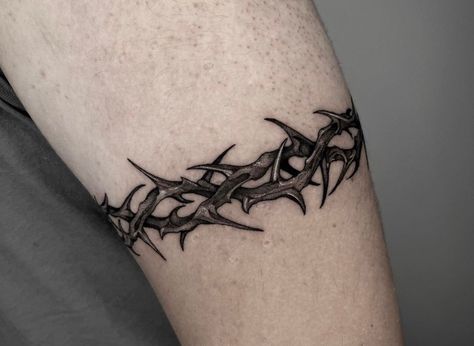 Thorns Around Wrist Tattoo, Thorn Tattoo Around Arm, Wrap Around Bicep Tattoo For Guys, Thorn Vine Tattoo Men, Thorns Tattoo Arm, Thorne Tattoo, Thorn Vine Tattoo, Sharp Tattoo, Rose Thorn Tattoo