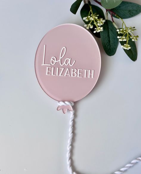 Birth Hospital, Balloon Sign, Name Announcement Sign, Baby Name Announcement, Name Announcement, Announcement Sign, Balloon Shapes, World Photo, Paint Colours