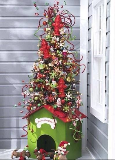 Dog themed Christmas tree...so cute! Christmas Tree With Ornaments, Grinch Stole Christmas, Grinch Christmas, Photo Tree, Tree Ideas, Christmas Tree Themes, Noel Christmas, Tree Christmas, Christmas Love