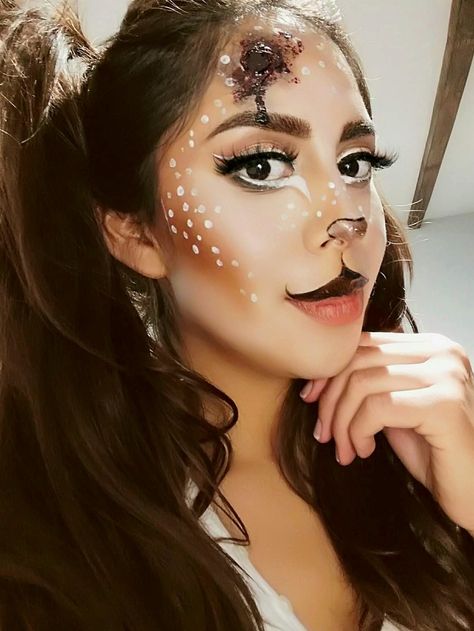 Golden nose, eyelashes, conturing & white spots with eyeliner, shot in the forehead Dead Deer Makeup, Easy Deer Makeup, Horror Halloween Makeup, Deer Shot, Deer Halloween Makeup, Deer Makeup Tutorial, Deer Halloween Costumes, Deer Halloween, Deer Makeup