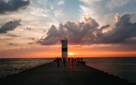 24-Hours in Pentwater: Historic Inns & Lake Michigan Beaches – MyNorth.com Lake Michigan Beaches, Michigan Beaches, Pure Michigan, Fish And Chips, Sunset Views, Lake Michigan, To Play, Michigan, Chips