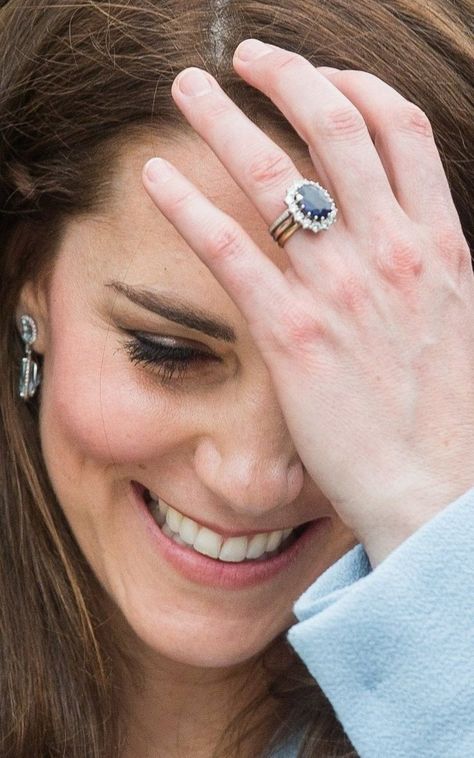 Dimon Ring, Kate Middleton Wedding Ring, Kate Middleton Ring, Princess Diana Engagement Ring, Royal Engagement Rings, Middleton Wedding, Looks Kate Middleton, Diana Ring, Kate Middleton Wedding