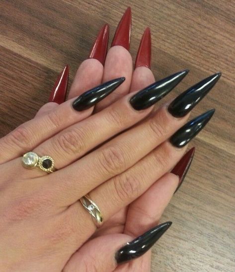 Black Nails With Red Inside, Louboutin Nails Stilleto, Long Black Nails Stilettos, Loubiton Nails, Black Stilettos Nails, Black Nails Stiletto, Stiletto Nails Black, Louboutin Nails, Red Bottom Nails