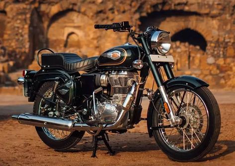 Royal Enfield launches all-new Bullet 350 starting at Rs. 1.73 Lakh Bullet 350, Old Bullet, Enfield Bike, Enfield Classic, Royal Enfield Bullet, Forest Green Color, Wallpaper Dekstop, Cruiser Bike, Royal Enfield