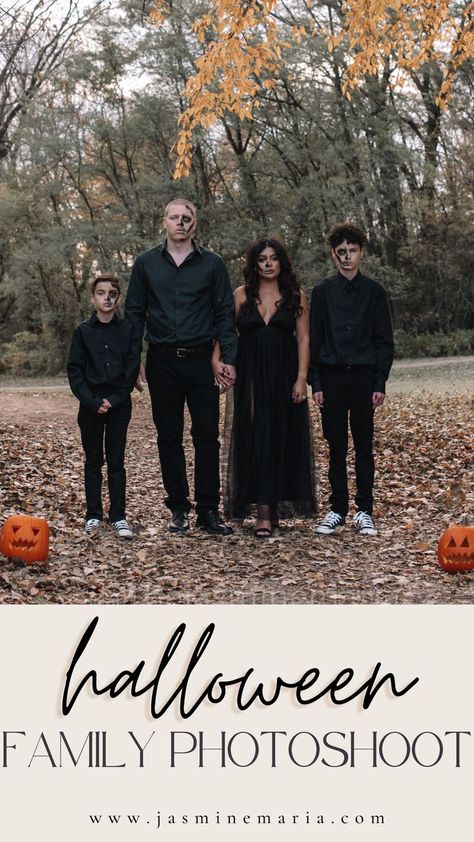 Creepy Family Photos, Family Photo Halloween, Family Halloween Portraits, Halloween Themed Photoshoot Family, Spooky Fall Family Photos, Halloween Family Pictures Photo Shoot, Horror Family Photoshoot, Skeleton Family Photoshoot, Halloween Family Photoshoot Ideas