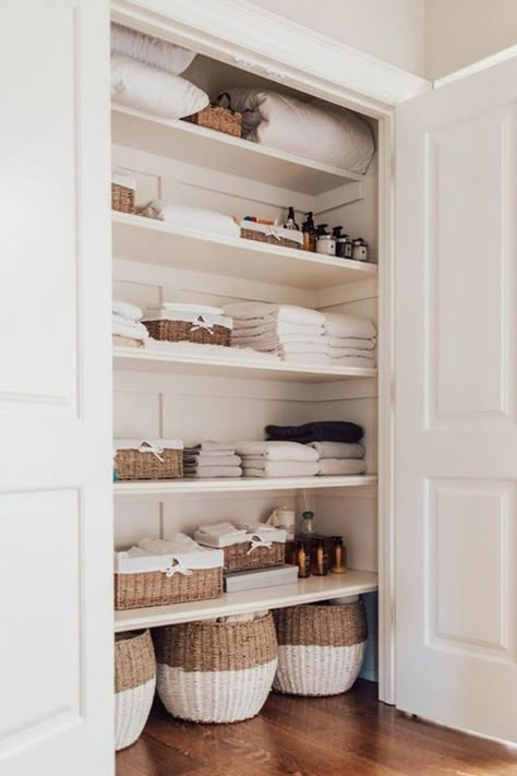 Our step-by-step plan for organising your linen cupboard maximises storage space and brings a sense of calm to your home. Building Linen Closet, Simple Linen Closet Organization, Storage Closet With Shelves, Linen Closet Organization Baskets, Linen Closet Measurements, Open Shelves Linen Closet, Linen Closet Build, Building A Linen Closet, Linen Cupboard Design