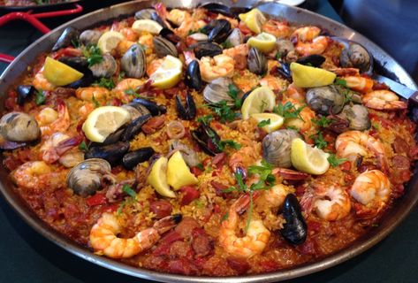 Fish Stew Recipes, Lentils Recipe, Living In Spain, Creamy Soup Recipes, Romesco Sauce, My Sister In Law, Seafood Stew, Event Menu, Fish Stew