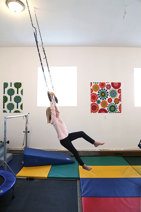 Diy Gymnastics Room, Workout Room Basement, Home Workout Room, Gymnastics Bedroom, Basement Diy, Gym Basement, Home Gym Basement, Gymnastics Room, Diy Yoga