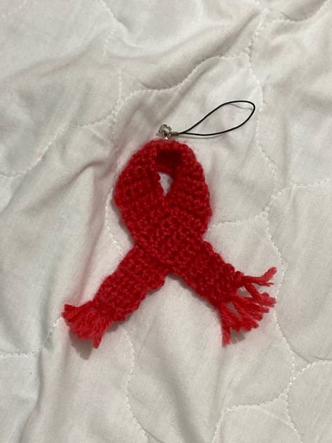 All Too Well Scarf Crochet, Taylor Swift Inspired Crochet Ideas, Taylor Swift Crochet Keychain, Taylor Swift Inspired Crochet, All Too Well Scarf, Crochet Taylor Swift, Scarf Keychain, Taylor Swift Crochet, Knitting Crafts