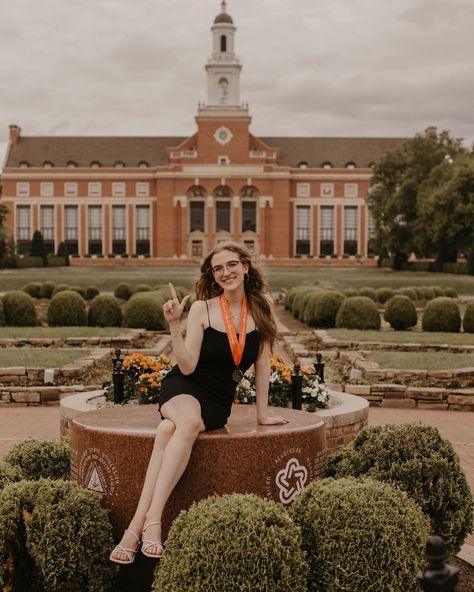 Savannah Snyder Price ☺︎ on Instagram: “lil grad photo dump before i officially become alum tomorrow 🎓🍾” College Grad Photos, Oklahoma University, University Library, Oklahoma State University, University Of Oklahoma, Grad Pics, Grad Photos, Graduation Photos, Curvy Outfits