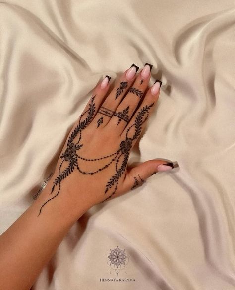 #henna #eidhenna #eidalfitr Eid Henna, Eid Al Fitr, Henna Design, Henna, Pins, Design