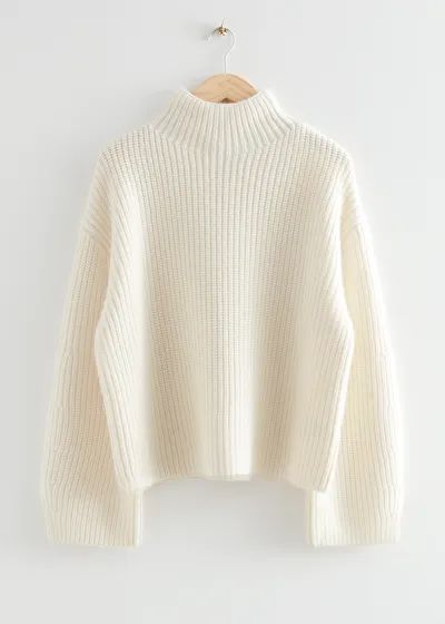 Oversized Wool Knit Jumper - White - Sweaters - & Other Stories US White Mock Neck Sweater, White Wool Sweater Outfit, White Chunky Sweater, Outfits 30s, Sweater Over Dress, Europe Clothes, Winter Staples, White Oversized Sweater, Oversized Black Sweater