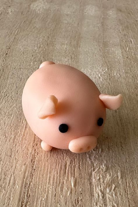 Cute Polymer Clay Animals Easy, Clay Sculpture Ideas Animals, Cute Clay Keychains Easy, Plastelina Figures Easy, Small Modeling Clay Ideas, Cute Tiny Clay Ideas, Clay Molding Ideas Kids, Modelling Clay Crafts For Kids, Clay Easy Crafts