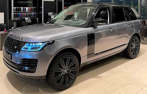 2021 Range Rover Vogue SE 4.4 in Silicon Silver Satin ! Range Rover Silver, Range Rover Vogue Autobiography, 2021 Range Rover, Sv Autobiography, Used Land Rover, Range Rover Hse, Range Rover Vogue, Luxury Van, Vogue Models