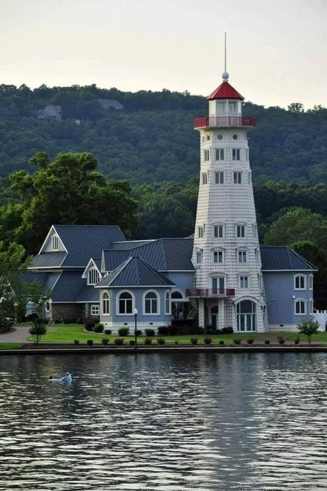 Lake Guntersville Alabama, Lighthouse House, Guntersville Alabama, Lighthouses Photography, Lighthouse Photos, Lighthouse Pictures, Unusual Buildings, Lighthouse Art, Beautiful Lighthouse