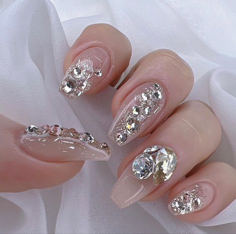 Glam Nails Rhinestones, Nails Cristales, Diy Rhinestone Nails, Nail Tutorial Videos, Amazing Nails, Nail Tutorial, Diy Rhinestone, Glam Nails, Diamond Nails