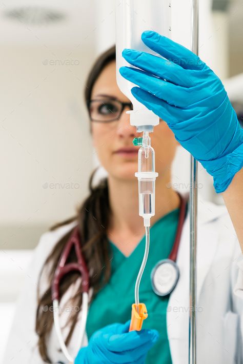 Medical Photography Doctors, Woman Doctor Aesthetic, Female Doctor Aesthetic Medical, Anesthesiologist Aesthetic, Knee Operation, Female Surgeon, Woman Doctor, Nurse Photos, Medical Photography