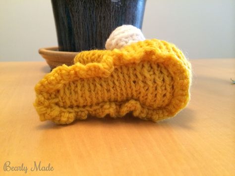 Banana Slug Amigurumi Banana Slug Crochet, Halloween This Year, Amigurumi Free, Worsted Weight, Amigurumi Free Pattern, Worsted Weight Yarn, To Do List, Crochet Hooks, Free Crochet