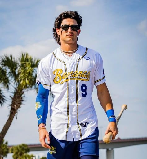 Noah Bridges Savannah Bananas Wallpaper, Noah Bridges Wallpaper, Savannah Bananas Wallpaper, Noah Bridges Savannah Bananas, Bananas Aesthetic, Noah Bridges, Savannah Banana, Baseball Things, Brunette Guys