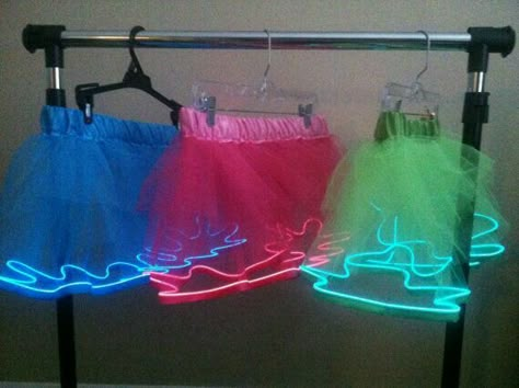 Disfraces Glow Stick Ideas, Glow Dance, Glow Run, Glow In Dark Party, Disney Princess Half Marathon, Neon Birthday Party, Disney Marathon, Glow Birthday Party, Theme Carnaval