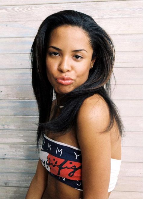 April 28, 1997: Tommy Hilfiger Ad; Photo by Alex Berliner Rip Aaliyah, Aaliyah Hair, Aaliyah Pictures, Aaliyah Style, Aaliyah Haughton, Fashion 90s, All Music, Aaliyah, Her Music