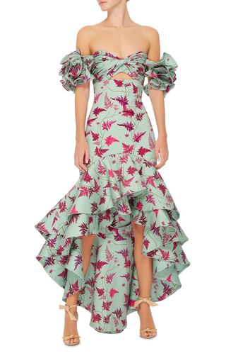 This **Johanna Ortiz** dress features an off-the-shoulder neckline and a triangle cutout at the bodice. Johanna Ortiz Dresses, Garden Party Dress, Party Kleidung, Johanna Ortiz, Night Party, Fashion Design Clothes, Party Night, Party Dresses For Women, Fancy Dresses