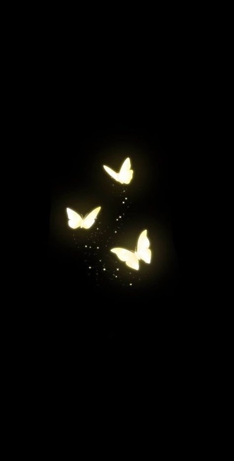 Yellow Butterfly Wallpaper Aesthetic, Aesthetic Butterfly Photos, Widgets Butterfly, Dark Yellow Aesthetic Wallpaper, Butterfly With Black Background, Cute Wallpapers Aesthetic Pastel Dark, Background For Tablet, Chat Editing, Yellow Butterfly Aesthetic