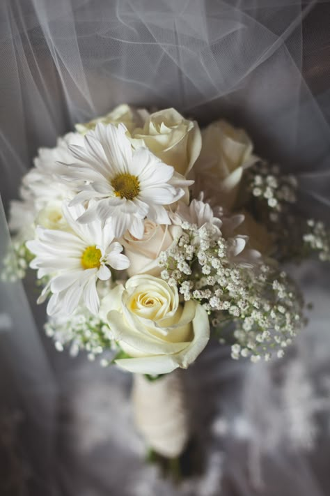 DIY White Bouquet with Daisies and Roses White Daisy Wedding Bouquet, White Daisy Wedding, Daisy Wedding Bouquet, White Daisy Bouquet, Daisy Bridal Bouquet, Daisy Bouquet Wedding, Prom Flowers Bouquet, White Rose Bridal Bouquet, Rose Wedding Theme