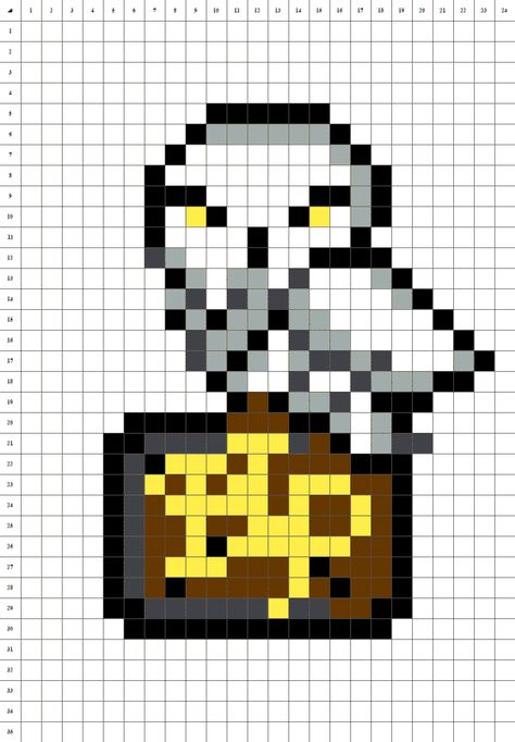 La Manufacture du Pixel vous transmet votre lettre d’admission à Poudlard ! Avec son sublime modèle du hibou le plus connu au monde, Hedwige la chouette d’Harry Potter en pixel art. Véritable ange gardien du sorcier, elle est disponible sur fond noir ou fond blanc ! Vous voulez ce modèle en HD ? Téléchargez-le en cliquant sur l'image, c'est gratuit ! Il y a plein d'autres modèles à découvrir ! Tricot Harry Potter, Pixel Art Harry Potter, Harry Potter Diary, Pixel Art Halloween, Hardy Potter, Art Harry Potter, Modele Pixel Art, Harry Potter Hedwig, Cute Harry Potter