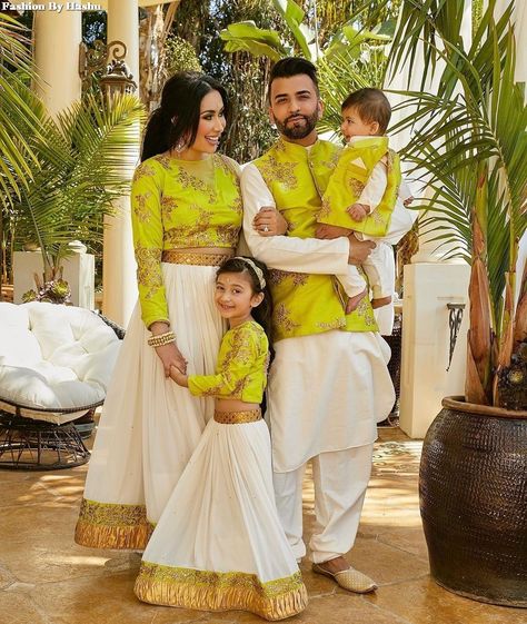 Family Matching Outfits Indian, Family Photo Dress, Family Clothing Sets, Drawing Reference Drawing, Family Dress, Engagement Photo Outfits Fall, Lehenga Choli Wedding, Fall Fashion Skirts, Prom After Party