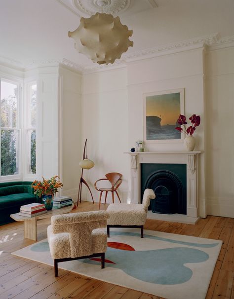 Colourful & Calm Living Room. Wall Paint: Farrow & Ball, Dimity No.2008, Woodwork and Ceiling Paint: Pointing No.2003 Alexandra Carl, Calm Living Room, Interesting Shapes, Decorating Advice, Ad Magazine, Pink Door, Painted Front Doors, Colored Ceiling, Warm Home