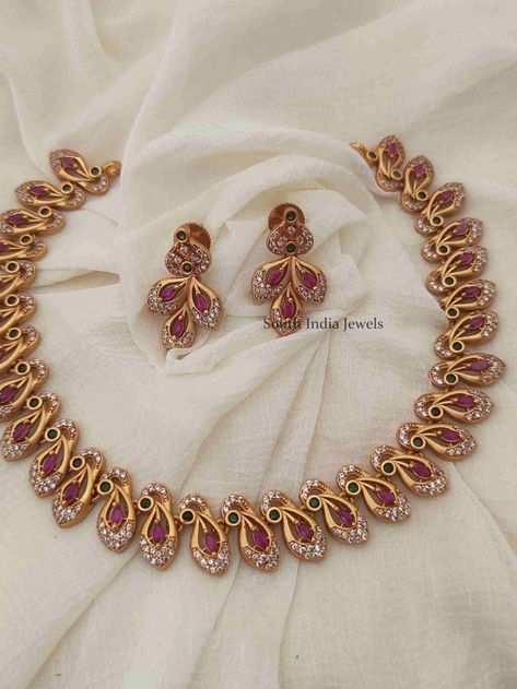 Buy Necklace Sets Online | Premium Quality - South India Jewels Finger Rings Gold Indian, One Gram Gold Necklace, Gold Necklace Sets, Ruby Necklace Designs, Simple Necklace Designs, Jewel Design, Neck Pieces Jewelry, Antique Necklaces Design, Gold Earrings Models