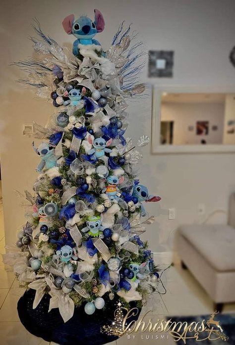 Disney Stitch Tree, Stitch Theme Christmas Tree, Stitch Tree Christmas, Stitch Christmas Tree Ideas, Stitch Xmas Tree, Christmad Gifts, Stitch Christmas Tree, Christmas Stitch, Disney Christmas Decorations