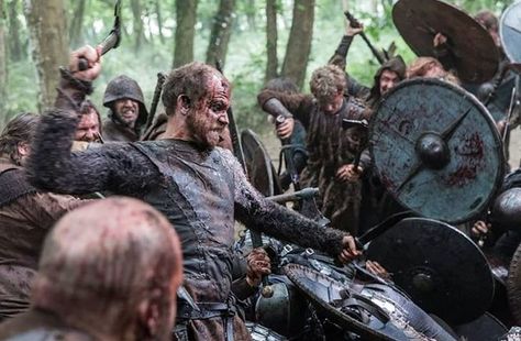 I miss angry floki Floki Vikings, Viking Pictures, Viking Images, History Channel Vikings, Viking Battle, Viking Series, Vikings Game, Viking Shop, Vikings Tv Series