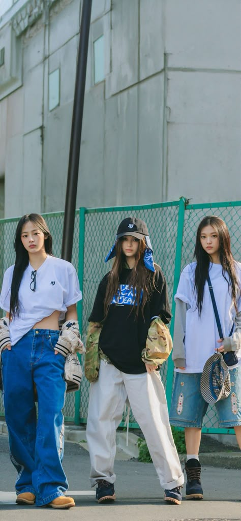 Retro Hiphop Style, Hiphop Dance Outfit, Hiphop Outfit, Hiphop Girl, Kpop Visuals, Minji Danielle, K Pop Fashion, Hanni Pham, Outfit 90s