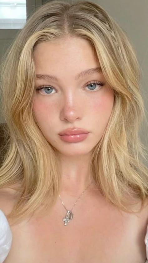 #makeup#girlboss#followformore Makeup Ala Korea, No Make Up Make Up Look, Pale Skin Makeup, Pale Makeup, Sunkissed Makeup, Mekap Mata, No Makeup Look, Angel Makeup, Clean Girl Makeup