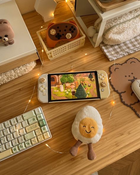 Acnh Gaming Room, Cozy Gamer Aesthetic, Gaming Room Design, Playing Animal Crossing, Gamer Aesthetic, Cozy Gamer, Cozy Desk, Gamer Setup, Nintendo Switch Case