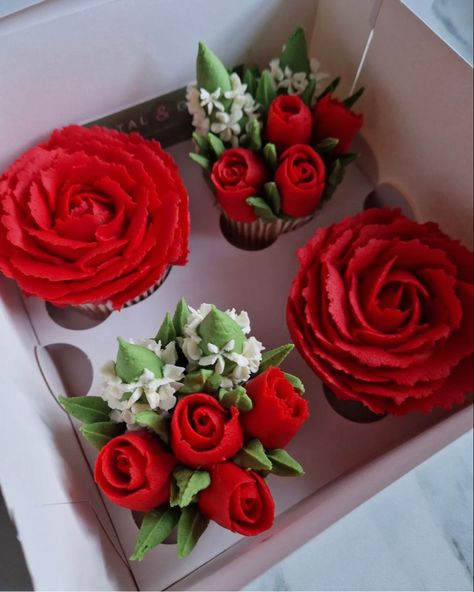 Red Flower Cupcakes, Valentines Cupcakes Decoration, Decorative Cupcakes, Valentine's Cupcakes, Pinterest Flowers, Cupcake Flower Bouquets, Cupcakes Flores, Anniversary Cupcakes, Valentine Cupcakes