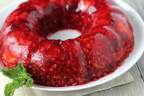 Cranberry Jello Salad Coke Salad Recipe, Coke Salad, Cherry Salad Recipes, Coke Recipes, Coca Cola Cherry, Cranberry Jello Salad, Cranberry Salad Recipes, Jello Mold Recipes, Gelatin Salad