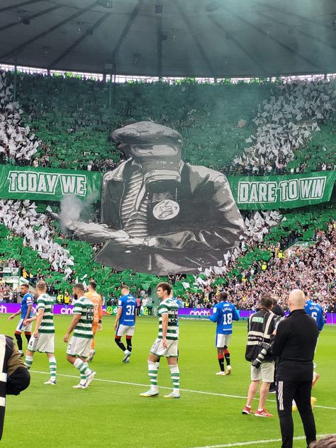 Green Brigade, Ireland Football, Gaelic Football Aesthetic, Celtic Club, Celtic Fc Wallpapers, Celtic Football Club Wallpaper, Celtic Soccer, Celtic Team, Celtic Champions League