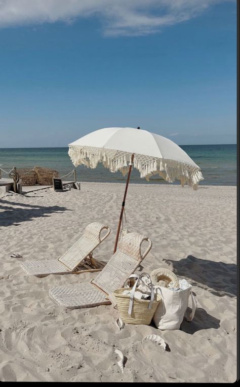 Umbrella Aesthetic, African Interior Design, Tourism Services, Beach Proposal, Pool Umbrellas, Beach Engagement Photoshoot, Picnic Inspiration, Beach Date, Beach Room