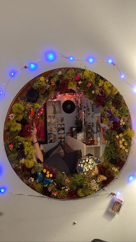 Fantasy Mirror Diy, Enchanted Mirror Diy, Fairy Portal Mirror, Mossy Mirror, Fairycore Mirror Diy, Goblincore Bedroom Mirrors, Fantasy Mirror, Gothic Mirrors, Fairy Mirror