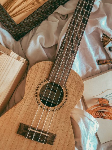 Ukulele Pictures Aesthetic, Aesthetic Ukulele Pictures, Music Aesthetic Ukulele, Aesthetic Guitar Pictures, Ukelele Picture, Ukele Aesthetic, Ukalalee Aesthetic, Ukulele Astethic, Ukulele Art Aesthetic