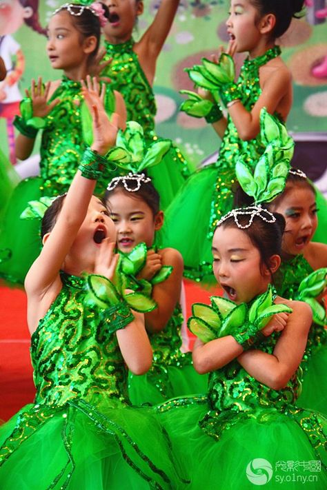 Chinese Wind Dance Costume Little Tree Dance Dress Performance Costume Child Leaf Costume Collective Stage Performance Clothes - Ballet - AliExpress Tree Costume For Kids, Nature Dance Costume, Butterfly Dance Costume, Animal Dance Costume, Leaf Costume, Jungle Costume, Chinese Lion Dance Costume, Performance Clothes, Tree Costume