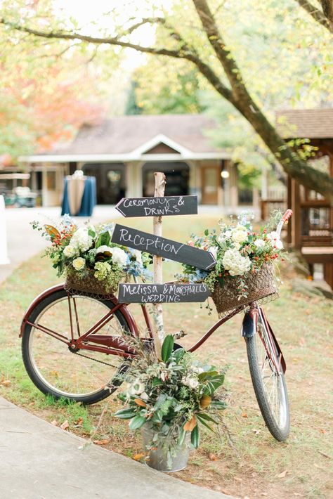 Love this idea- using a bike adorned with flowers and a directional sign for guests! Bicycle Themed Wedding, Bicycle With Flowers, Vintage Wedding Reception, Bicycle Wedding, Bike Wedding, Deco Champetre, Tuscan Wedding, Reception Signs, Wedding Decor Elegant