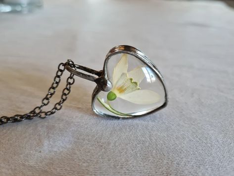 SpetsStudio - Etsy Galanthus Nivalis, Swedish Jewelry, Small Heart Pendant, Beautiful Meaning, Terrarium Necklace, Cute Clothing Stores, Deep Woods, Large Heart, Pressed Flower