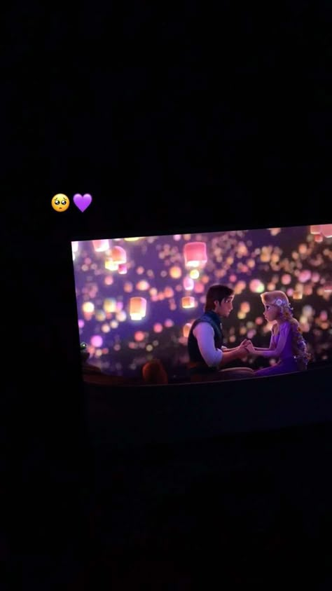 Snapchat Fake Story Night, Movie Night Snap, Netflix And Chill Tumblr, Movie Night Photography, Rapunzel Aesthetic, Clouds Wallpaper Iphone, Netflix Videos, Clouds Wallpaper, Snap Streak Ideas