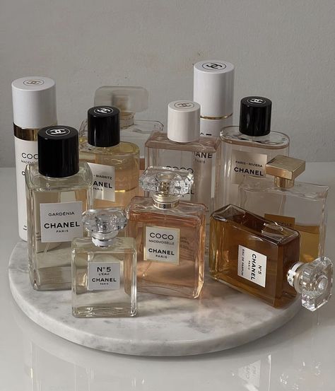 Chanel Fragrance Aesthetic, Chanel N5 Perfume Aesthetic, Coco Chanel Aesthetic Outfits, Designer Perfume Aesthetic, Chanel Aesthetic Perfume, Expensive Perfume Aesthetic, Chanel Beauty Aesthetic, Chanel Perfume Aesthetic, Luxury Perfume Aesthetic