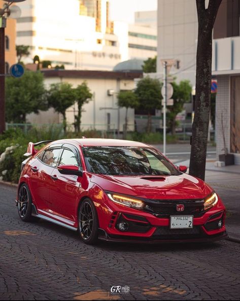 HONDA co. Honda Civic Red, Road Trip Art, Honda Vtec, Honda Civic Car, Honda Civic Sport, Civic Car, Road Trip Car, Honda Civic Type R, Kid Friendly Travel Destinations