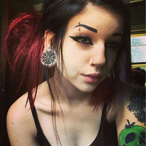 https://i.instagram.com/fallenmoon13/ Grace Neutral, Ryan Ashley, Megan Williams, Random Vibes, Emo Scene Hair, Long Hair Ideas, Dark Red Hair, Emo Girl, Eyebrow Piercing